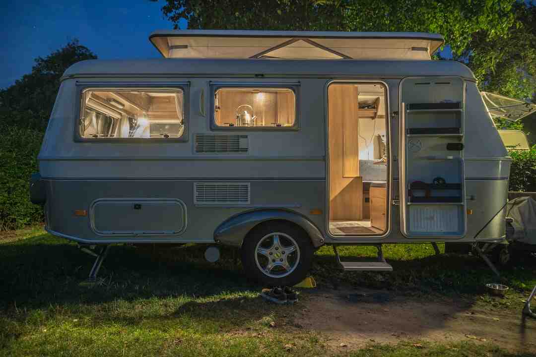 Puis-je vivre dans mon Camping-car sur mon terrain ?