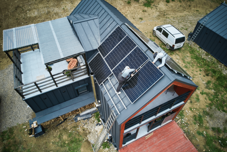 Avantages des panneaux photovoltaïques pour l'auto-suffisance des maisons container